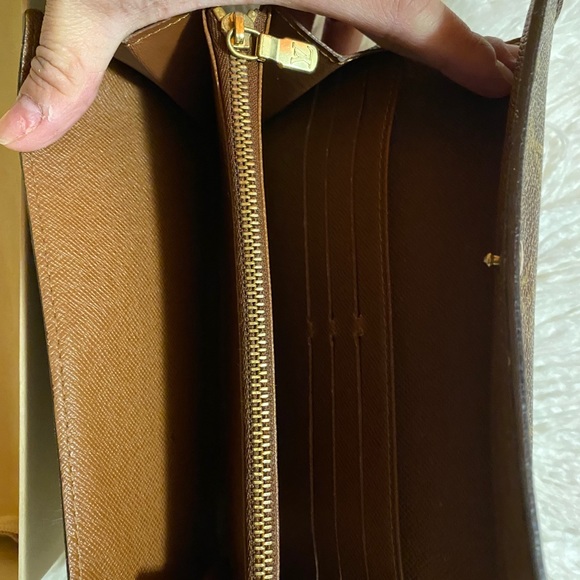 Authentic Bifold Wallet Monogram - Picture 5 of 10